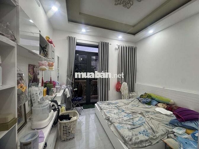 Đại Gia Đình Đoàn Viên, 5 PN, Gần MT, Xe Hơi Đậu Cửa