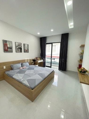 Kẹt tiền bán nhà Bến Vân Đồn q4, Giá 3tỷ6 TL, 50m2 ,có shr hẻm oto 6m 