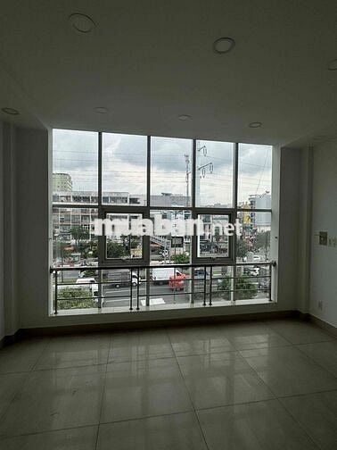 Cho Thuê nhà nguyên căn 3 tầng măt tiền phạm văn đồng