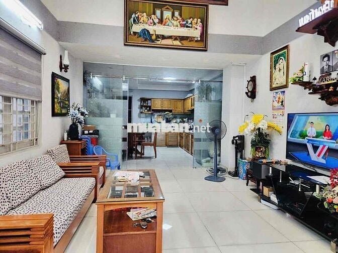 ĐỊNH CƯ BÁN GẤP – CHDV 5 TẦNG – 9PN/11WC - thu 35tr/th HUỲNH VĂN BÁNH