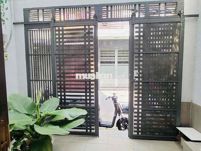 ĐỊNH CƯ BÁN GẤP – CHDV 5 TẦNG – 9PN/11WC - thu 35tr/th HUỲNH VĂN BÁNH