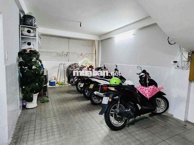 ĐỊNH CƯ BÁN GẤP – CHDV 5 TẦNG – 9PN/11WC - thu 35tr/th HUỲNH VĂN BÁNH