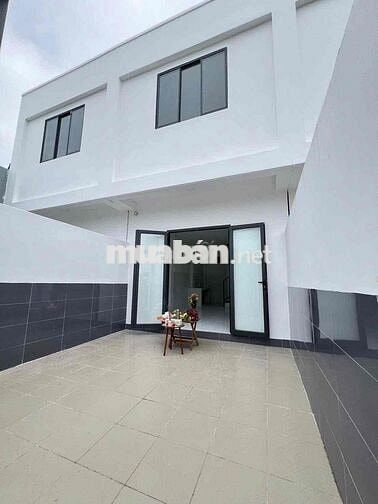 Nhà mới 100% 2 phòng gần Cầu Bà Bộ - Võ Văn Kiệt