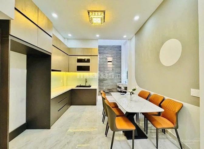 Gần chợ Cây Quéo mà dưới 3 tỷ. Với 52.8m² Hoàng Hoa Thám xây 4 tầng