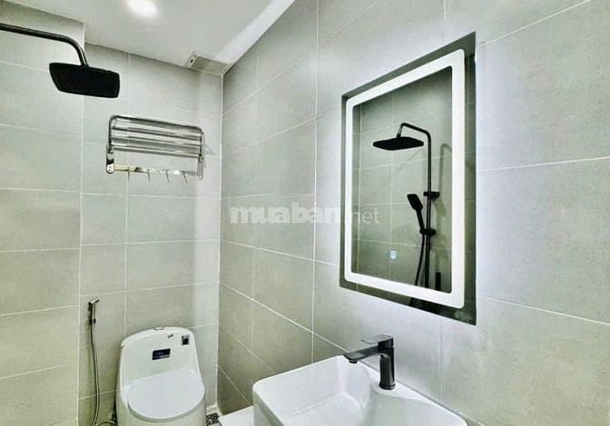 Gần chợ Cây Quéo mà dưới 3 tỷ. Với 52.8m² Hoàng Hoa Thám xây 4 tầng