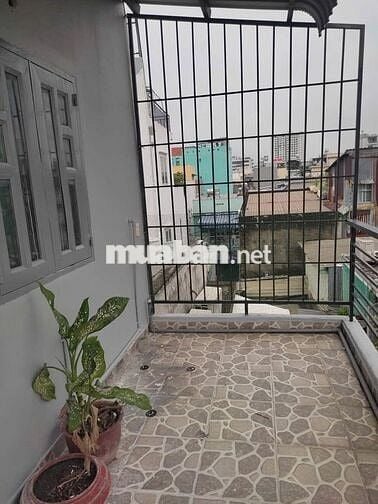 Bán nhà 3 lầu Trần Xuân soạn, Tân Hưng. SHR