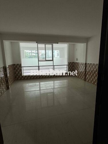 Cho Thuê nhà nguyên căn 3 tầng măt tiền phạm văn đồng