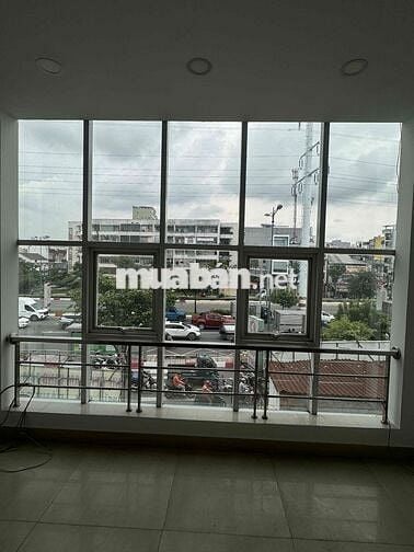 Cho Thuê nhà nguyên căn 3 tầng măt tiền phạm văn đồng