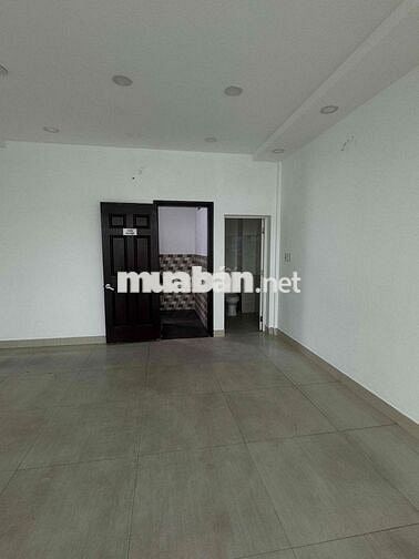 Cho Thuê nhà nguyên căn 3 tầng măt tiền phạm văn đồng