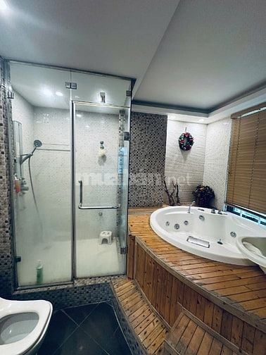 Chính Chủ Cho Thuê Mặt Bằng Tầng 5  Nhà Số 30 Trần Quang Diệu