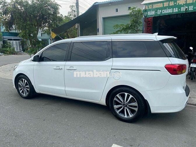 Kia Sedona 2016 3.3L GATH - 120000 km