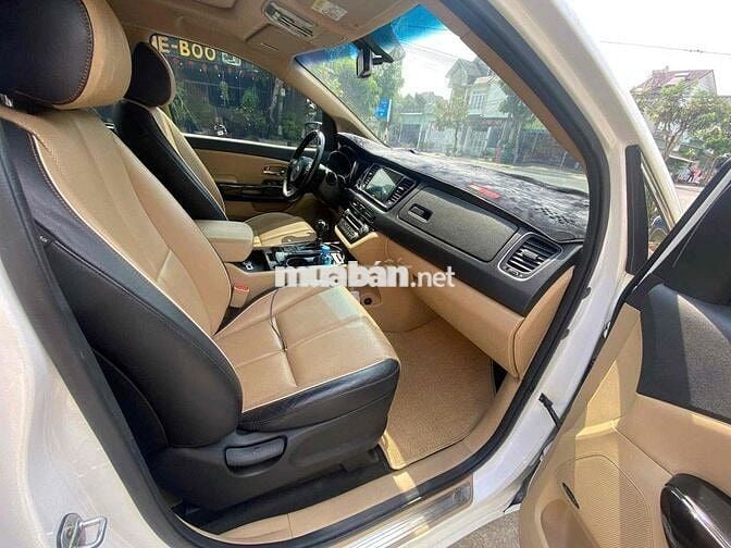 Kia Sedona 2016 3.3L GATH - 120000 km