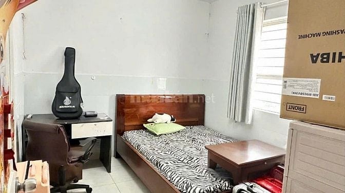 Chung cư Trần Quang Khải, Quận 1: 64m2, 2p ngủ, full nội thất, 11tr/th