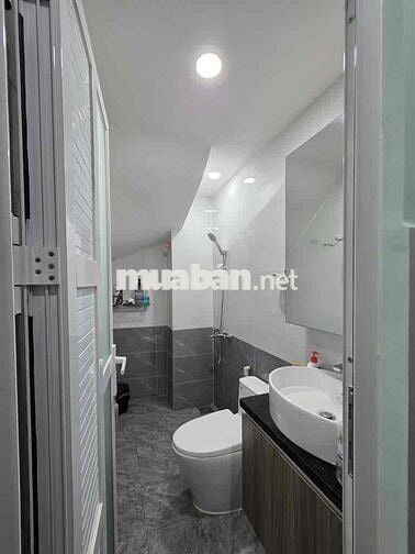 MẶT TIỀN - ĐƯỜNG KINH DOANH - Q11 ĐƯỜNG 10M THÔNG CÓ LỀ 2 TẦNG 2PN