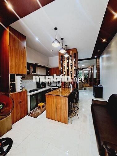 Chủ kẹt bank, bán nhà dài 19m. Tặng nội thất cao cấp. Đường 8m Tây Lân