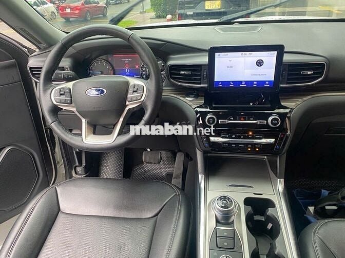 Ford Explorer 2022 màu trắng, 24.300 KM