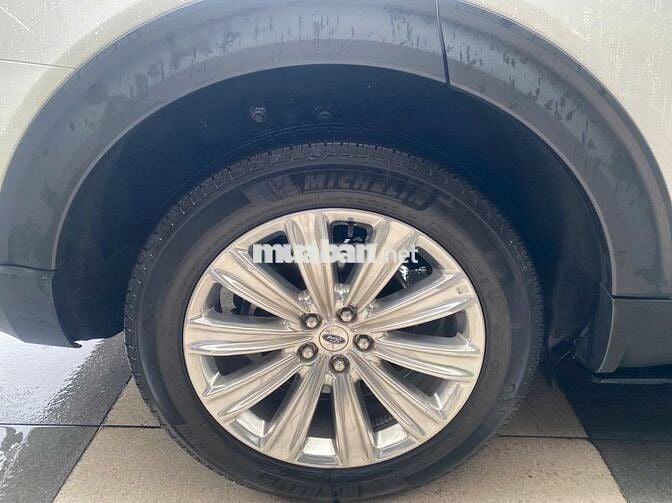 Ford Explorer 2022 màu trắng, 24.300 KM