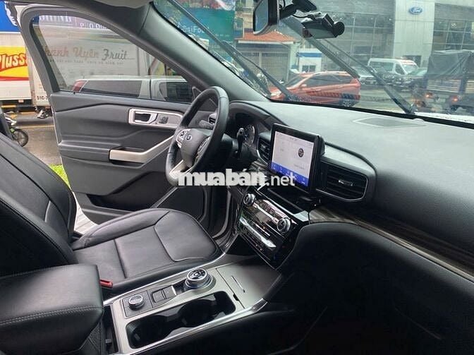 Ford Explorer 2022 màu trắng, 24.300 KM