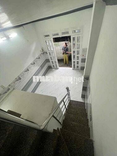 Nhà Bán .DT 3x5 .2 lầu .2 phòng .3 tolet . Kê khai 99 . mễ cốc p15 Q8