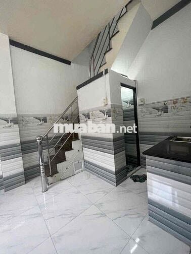 Nhà Bán .DT 3x5 .2 lầu .2 phòng .3 tolet . Kê khai 99 . mễ cốc p15 Q8