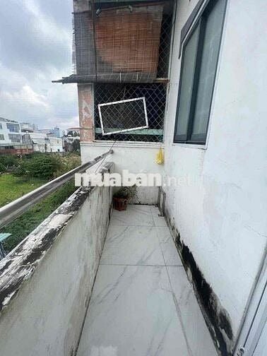 Nhà Bán .DT 3x5 .2 lầu .2 phòng .3 tolet . Kê khai 99 . mễ cốc p15 Q8