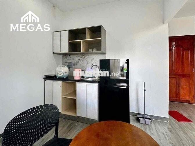 CHO THUÊ CHDV MỚI 100% 1PN BAN CÔNG MÁY GIẶT RIÊNG MT NGUYỄN VĂN CỪ