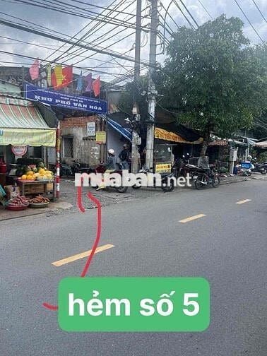 Nhà Bán .DT 3x5 .2 lầu .2 phòng .3 tolet . Kê khai 99 . mễ cốc p15 Q8