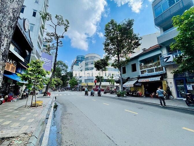 🏢 Nhà đẹp trung tâm Q1 – Nguyễn Công Trứ, trệt lầu, giá chỉ 70tr!