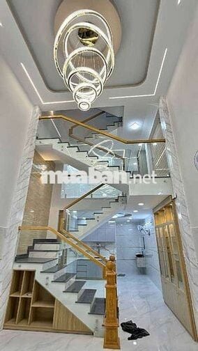 Nhà tk sang trọng 5 tầng. Đường số 5 sát Aeon TP. Dt: 4,2x14. Hẻm 5m