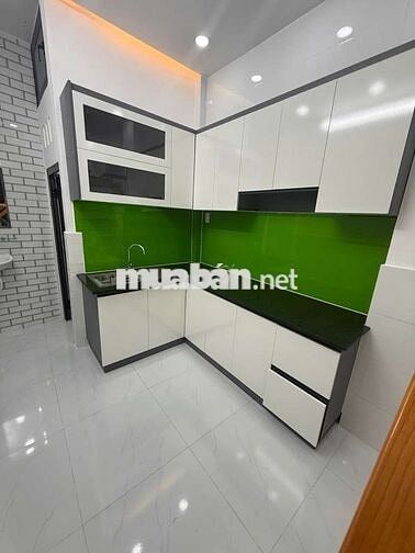 Bán nhà ngay đường Hòa Bình gần Đầm Sen , nhà đẹp xách vali vô ở ngay