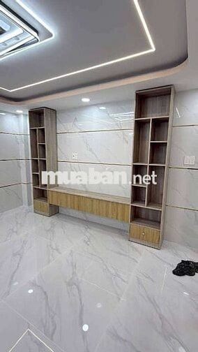 Nhà tk sang trọng 5 tầng. Đường số 5 sát Aeon TP. Dt: 4,2x14. Hẻm 5m