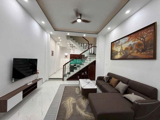 Kẹt vốn bán gấp nhà Lãnh Binh Thăng. Phường 8. Quận 11. Giá 3 tỷ 150.