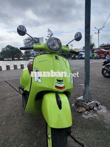 Vespa Ý - GTS 250cc phong cách lịch lãm