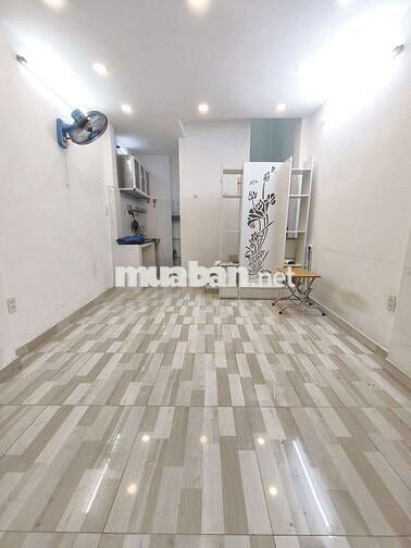 Bán nhà 68/9 Huỳnh Văn Bánh, Q. Phú Nhuận , Nhà 1 Lầu ,Giá :2Tỷ750