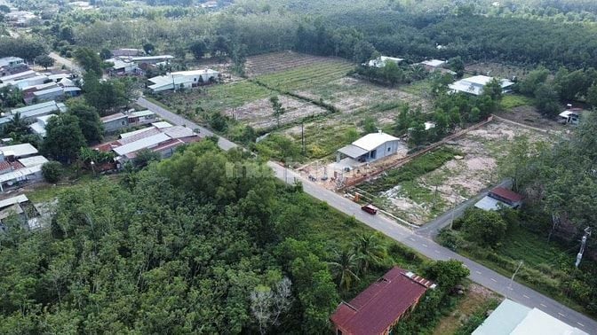 gia đình cần bán lô góc 2mt vị trí đẹp