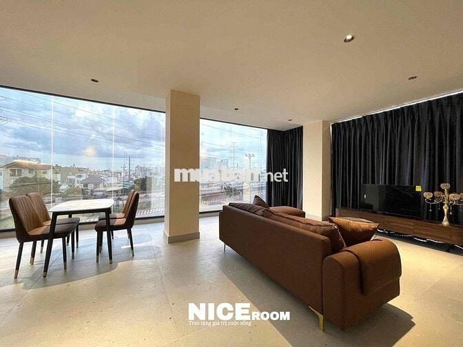 PENTHOUSE Đẳng cấp có Phòng Khách RỘNG RÃI - THOÁNG MÁT
