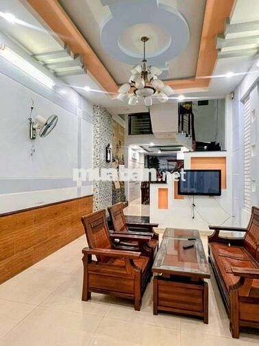 Nhà 6 Tầng 7 Phòng, Đường 10m, Gần Công Viên Làng Hoa