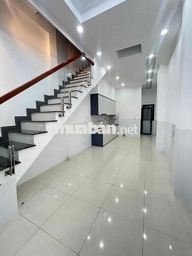 Nhà 2 lầu 3 phòng hẻm Trần Hưng Đạo