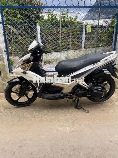 Nouvo 5 chính chủ máy êm ngoại hình xe còn rất mới