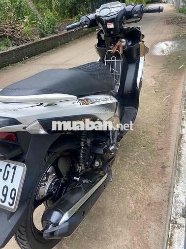 Nouvo 5 chính chủ máy êm ngoại hình xe còn rất mới