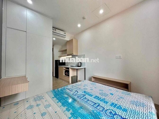 CHO THUÊ CĂN HỘ BAN CÔNG FULL NỘI THẤT NGAY BỜ KÈ HOÀNG SA QUẬN 1 RẺ