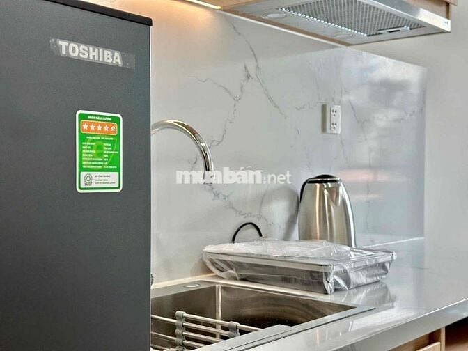 CHO THUÊ CĂN HỘ BAN CÔNG FULL NỘI THẤT NGAY BỜ KÈ HOÀNG SA QUẬN 1 RẺ