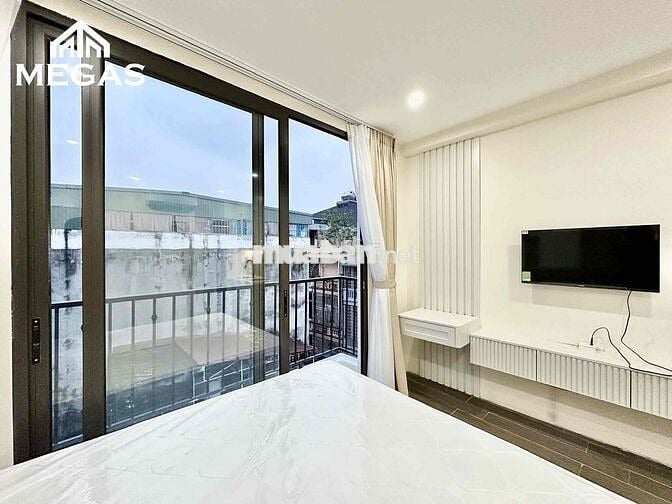 CHO THUÊ CHDV STUDIO BAN CÔNG FULL NỘI THẤT NGAY ĐÊ LA THÀNH