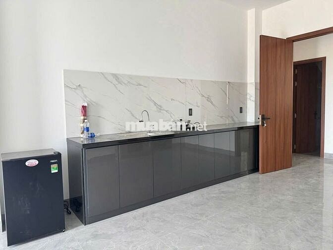 CHO THUÊ  NHÀ NGUYÊN CĂN VILLA GIÁ 30tr , 5 PN GẦN PHỐ TÂY HUẾ