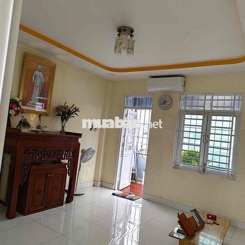 Nhà 1 trệt 2 lầu đẹp 4x16m Shr 1/20m đg lớn ngay trường Nguyễn Hữu Câu