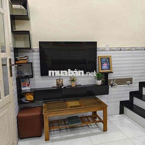 Nhà 1 trệt 2 lầu đẹp 4x16m Shr 1/20m đg lớn ngay trường Nguyễn Hữu Câu