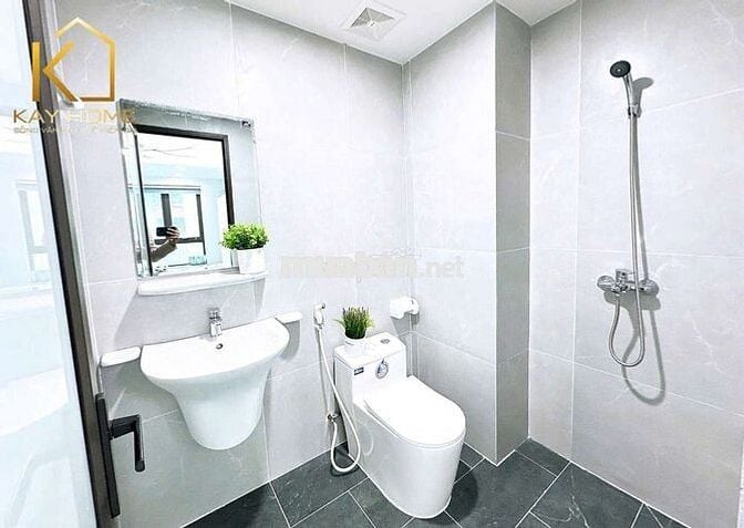 Siêu phẩm CCMN 35m2 full đồ. Ban công thoáng tại Giáp Bát