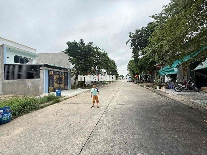 Bán Dãy Trọ Gía Rẻ Thu 35tr/tháng Sát KCN BECAMEX Sổ Hồng Riêng