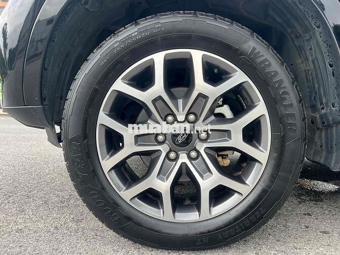 Ford Everest 2022 Titanium 4x2 2.0L