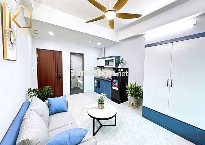 Siêu phẩm CCMN 35m2 full đồ. Ban công thoáng tại Giáp Bát